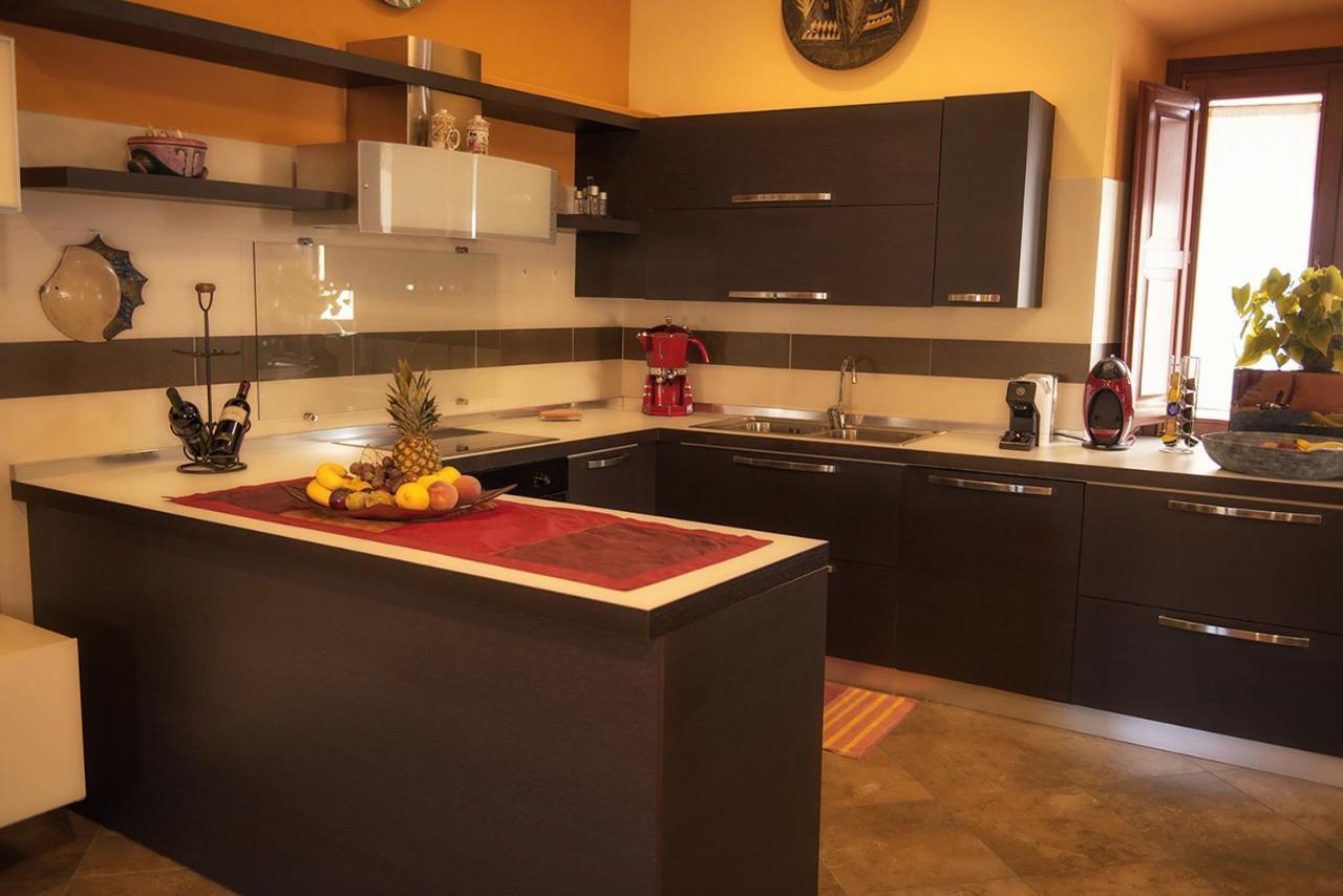 Luxury Home Bosa Apartment エクステリア 写真